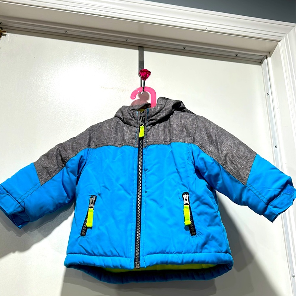 ❄️ Carters coat. Size 18 months. Excellent condition.
